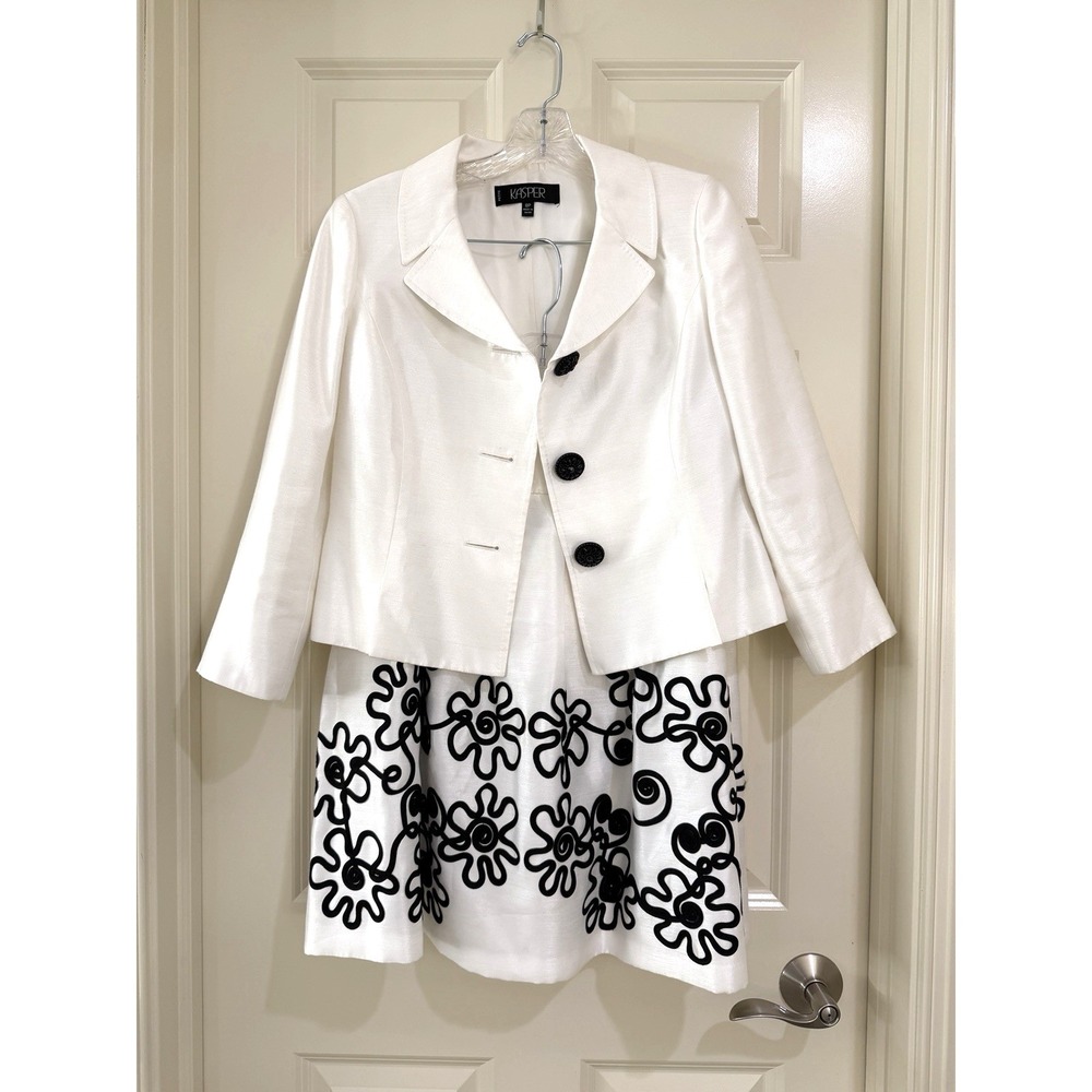 KASPER women 2- piece skirt suits size 8P